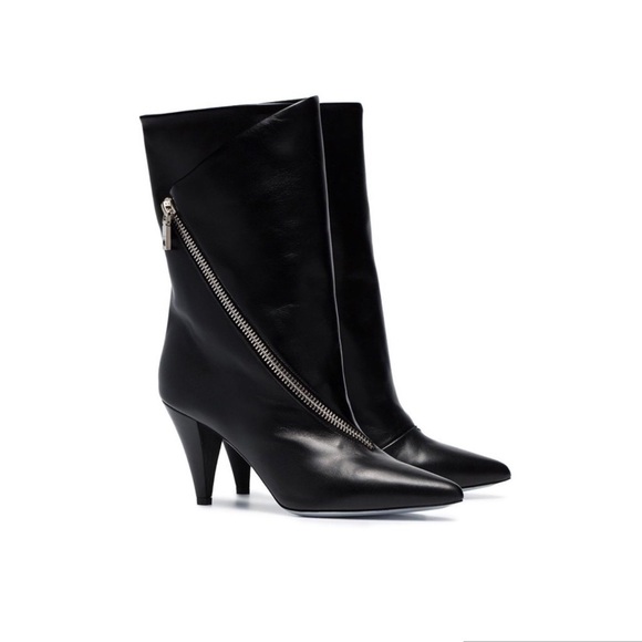 Givenchy Show Boots  Black Leather Pointed Toe Asymmetrical Zip Ankle NWOT - Picture 4 of 11